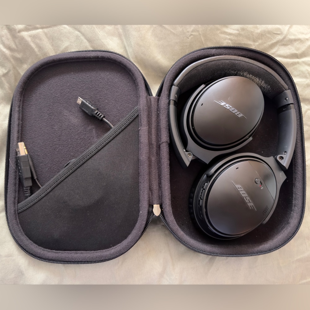 Bose QuietComfort 35 (Series I) Wireless Headphones, Noise Cancelling - Black - Picture 2 of 7